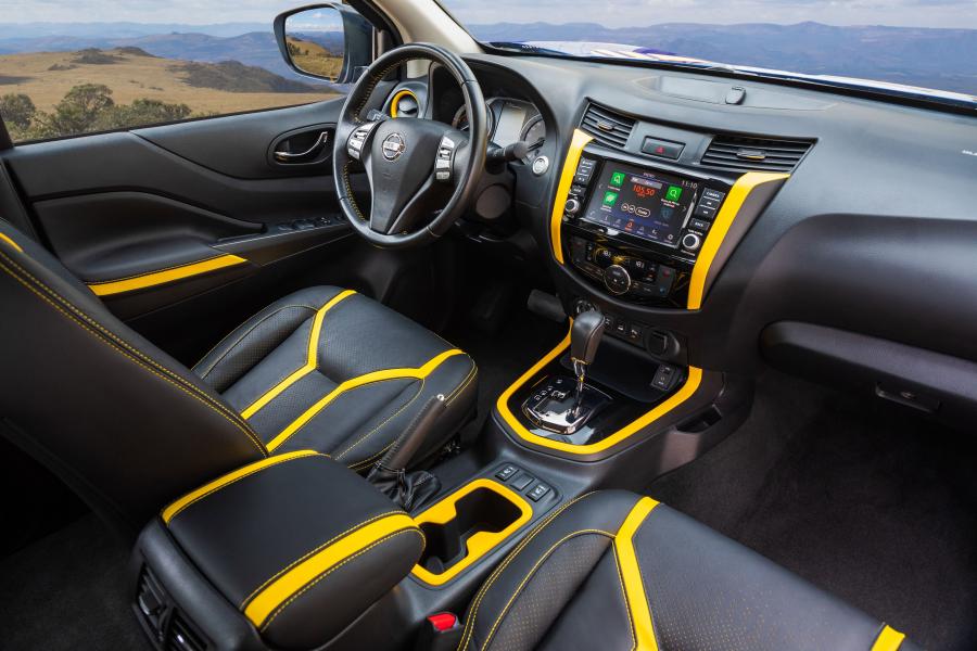 Интерьер Nissan Frontier Sentinel (D23) 2018 года  (фото 8 из 12)